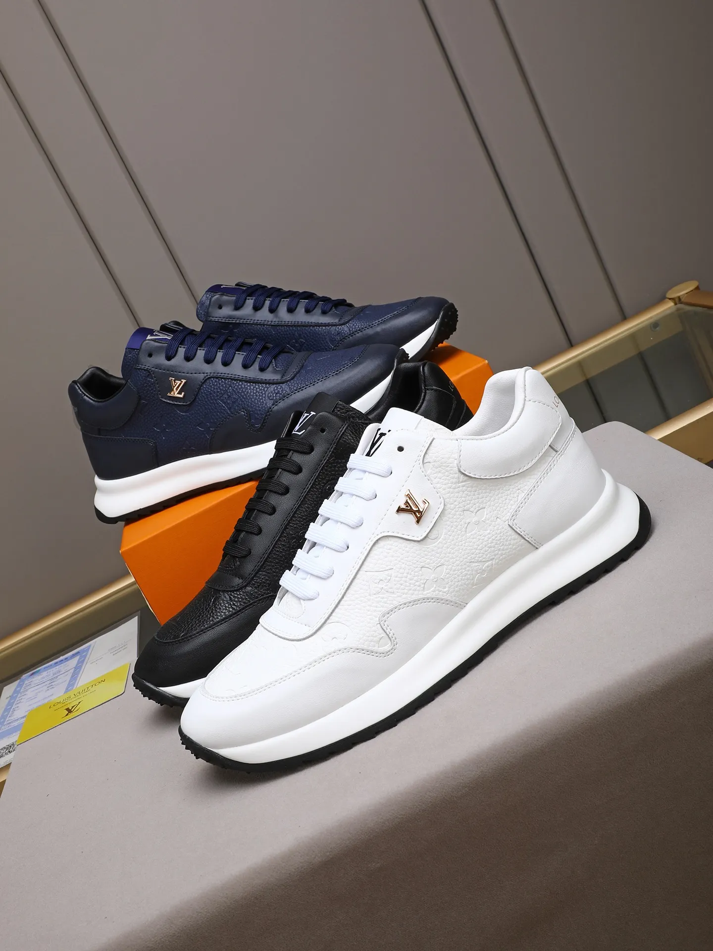 Men's shoes 💰460 [LV] Imported calfskin embossed, breathable first-layer sheep lining ✊✊Fashionable, crisp, stylish, more eye-catching and more classy. It will subvert the old idea and be a must-have for fashionistas who want to spend time with you! Must keep it for yourself! High and comfortable but low, high-end quality workmanship. 38-44 (45 customized)